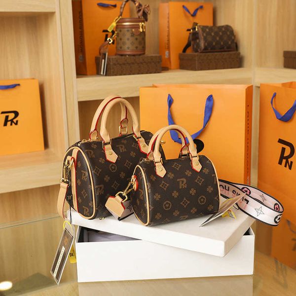 shop-designed bags are sold y counter light luxury handheld bag women's 2023 new fashion classic old flower one shoulder oblique cross
shop-designed bags are sold y counter light luxury handheld bag women's 2023 new fashion classic old flower one shoulder oblique cross