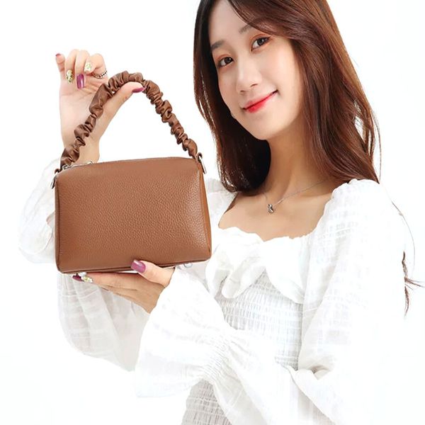 leather women crossbody small lift bun layer cowhide shoulder bag business trend double zipper women's satchel bag
leather women crossbody small lift bun layer cowhide shoulder bag business trend double zipper women's satchel bag