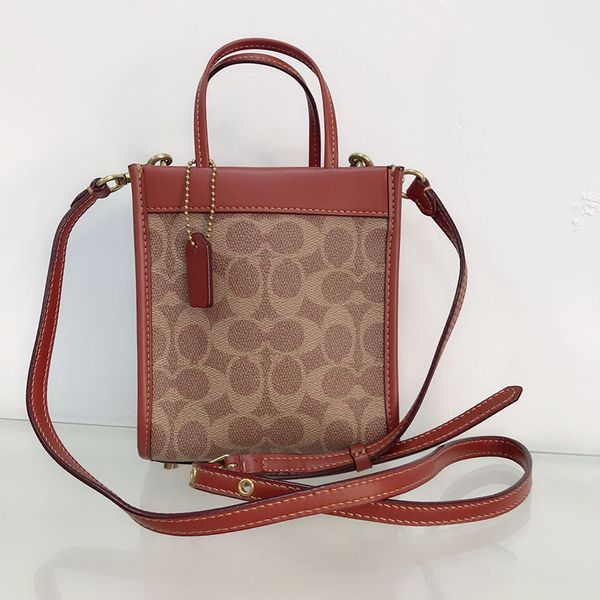 2023new women's bag single shoulder crossbody bag brown presbyteria mini tote bag small shopping bag
2023new women's bag single shoulder crossbody bag brown presbyteria mini tote bag small shopping bag
