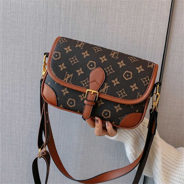 store handbag online exit new fashion versatile one shoulder oblique cross red same style spring and autumn handheld bag women's
store handbag online exit new fashion versatile one shoulder oblique cross red same style spring and autumn handheld bag women's