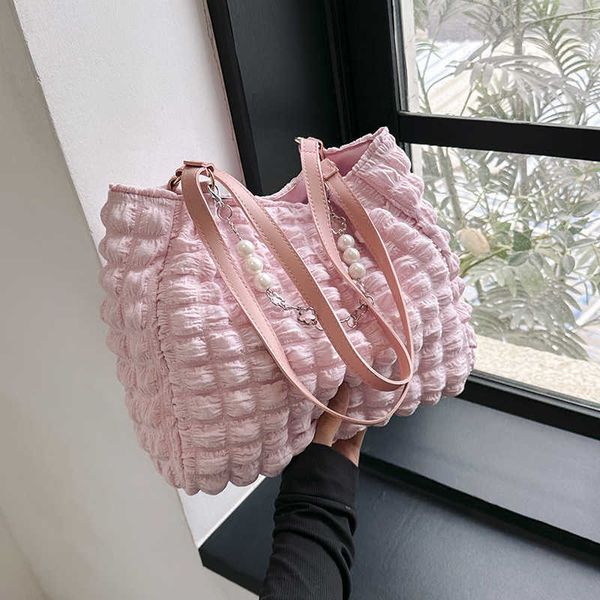 large capacity bag women's summer new commuter shoulder bag popular small bubble fold tote bag
large capacity bag women's summer new commuter shoulder bag popular small bubble fold tote bag