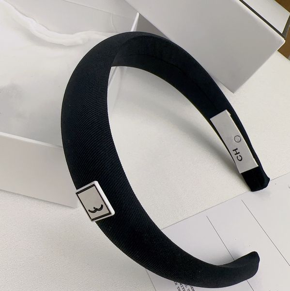 black color luxury ins fashion headbands with white stamp letter designers headband hair hoop for women makeup hairjewelry accessories, Silver
black color luxury ins fashion headbands with white stamp letter designers headband hair hoop for women makeup hairjewelry accessories, Silver