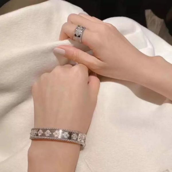 highly quality rings four-leaf clover designer cross ring fashion platinum plated thai silver jewelry hypoallergenic chains gift ring
highly quality rings four-leaf clover designer cross ring fashion platinum plated thai silver jewelry hypoallergenic chains gift ring