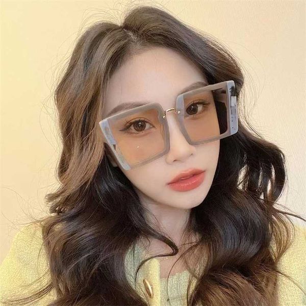 2023 new xiaoxiangjia's new tiktok net red with the same square letter big sunglasses women's versatile sunglasses 7056, White;black
2023 new xiaoxiangjia's new tiktok net red with the same square letter big sunglasses women's versatile sunglasses 7056, White;black