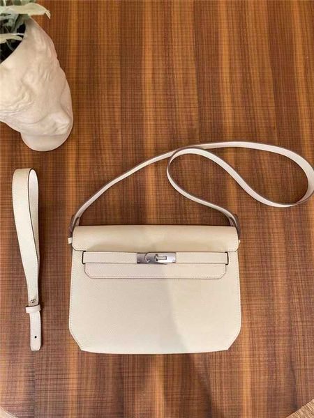 designer hemrres tote bag kelys underarm second generation new versatile oblique back hand pattern small handbag shoulder
designer hemrres tote bag kelys underarm second generation new versatile oblique back hand pattern small handbag shoulder