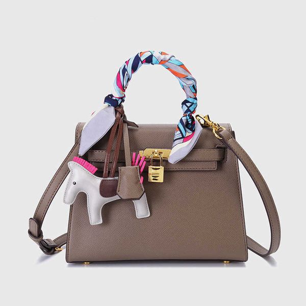 designer hemrres tote bag genuine leather women's bag kelys 2023 new cow second-generation mini palm pattern diagonal cross handbag
designer hemrres tote bag genuine leather women's bag kelys 2023 new cow second-generation mini palm pattern diagonal cross handbag
