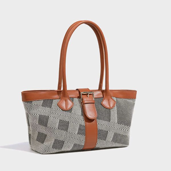 summer new commuter canvas bag fashionable large capacity women's tote bag small and high end women's backpack
summer new commuter canvas bag fashionable large capacity women's tote bag small and high end women's backpack