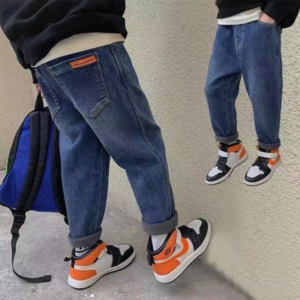 trousers boys jeans fashionable boy pants classic loose small children's black blue overalls 230707
trousers boys jeans fashionable boy pants classic loose small children's black blue overalls 230707