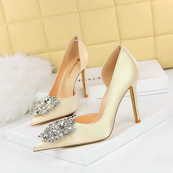 fashion banquet high heel shoes womens pointed toe rhinestone buckle woman luxury wedding shoes, Black
fashion banquet high heel shoes womens pointed toe rhinestone buckle woman luxury wedding shoes, Black