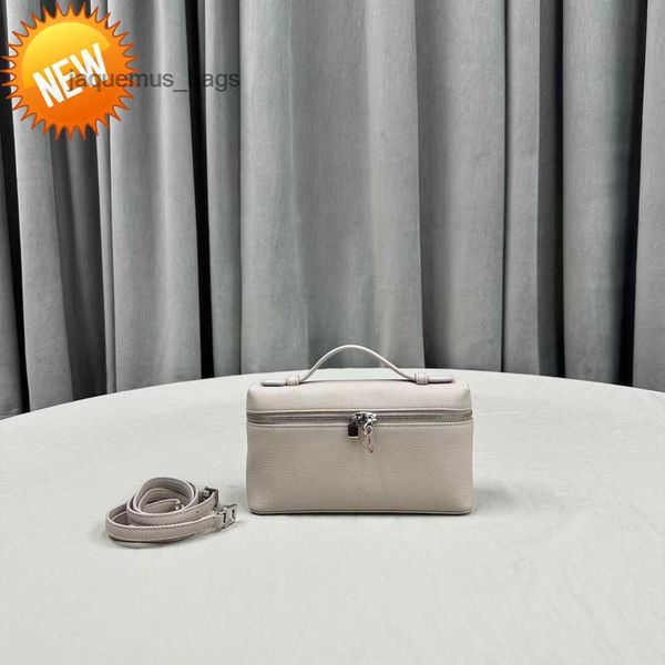 bai baihe's same lp loro piana lunch box bag one shoulder portable messenger bag makeup bag small box for ladies
bai baihe's same lp loro piana lunch box bag one shoulder portable messenger bag makeup bag small box for ladies
