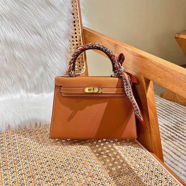 designer hemrres tote bag premium genuine leather kelys second generation light luxury gift for female crowd new one shoulder crossbody
designer hemrres tote bag premium genuine leather kelys second generation light luxury gift for female crowd new one shoulder crossbody