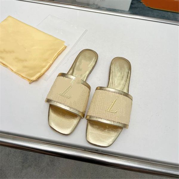 fashion slippers 2023 luis luxury design summer men and women flat shoes thick sole leather rubber letter logo casual cartoon slippers vutto, Black
fashion slippers 2023 luis luxury design summer men and women flat shoes thick sole leather rubber letter logo casual cartoon slippers vutto, Black