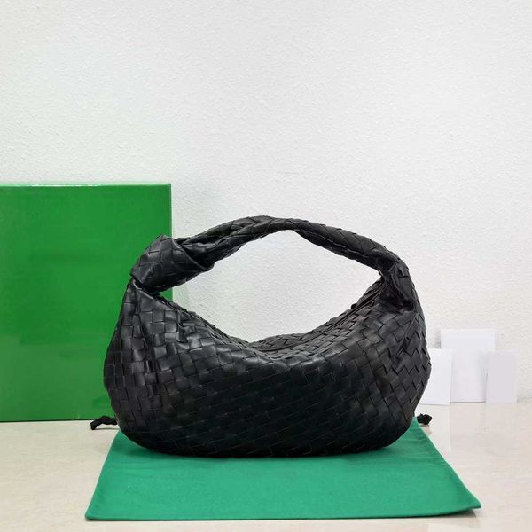 baodishjia's same type of sheepskin woven cloud large dumpling korean version casual knotted handbag ox horn bag tide
baodishjia's same type of sheepskin woven cloud large dumpling korean version casual knotted handbag ox horn bag tide