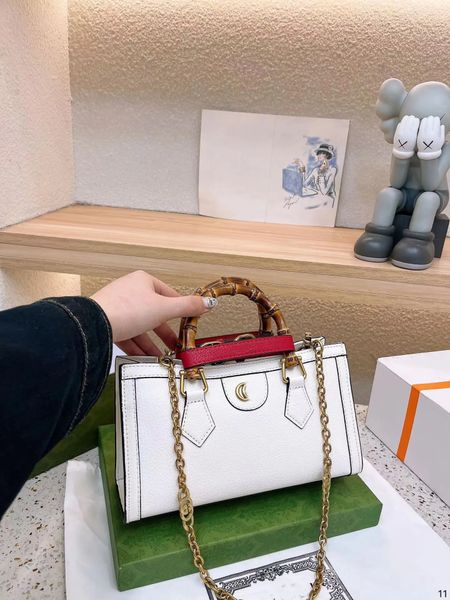 luxury bamboo handbag shoulder bag designer bag shopping bag latest series special hardware to enhance the overall texture equipped with lux, Black;red
luxury bamboo handbag shoulder bag designer bag shopping bag latest series special hardware to enhance the overall texture equipped with lux, Black;red