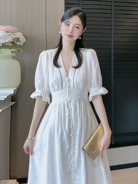 new sandro embroidery french white skirt v-neck ladies and celebrities mid length skirt south oil women's dress, Black;gray
new sandro embroidery french white skirt v-neck ladies and celebrities mid length skirt south oil women's dress, Black;gray