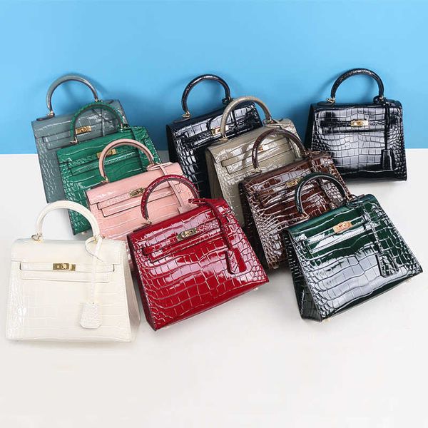 designer hemrres tote bag leather women's bag new patent leather crocodile pattern second generation kelys gold button single shoulder
designer hemrres tote bag leather women's bag new patent leather crocodile pattern second generation kelys gold button single shoulder