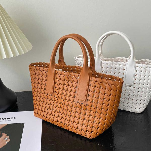 taochuan xiaozhong pu vegetable basket handheld woven bag advanced design single shoulder oblique straddle bag tote bag ld6090
taochuan xiaozhong pu vegetable basket handheld woven bag advanced design single shoulder oblique straddle bag tote bag ld6090
