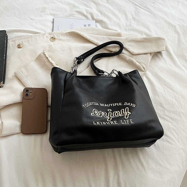 version single shoulder large bag for women spring/summer new trendy large capacity letter fashion handbag tote bag
version single shoulder large bag for women spring/summer new trendy large capacity letter fashion handbag tote bag