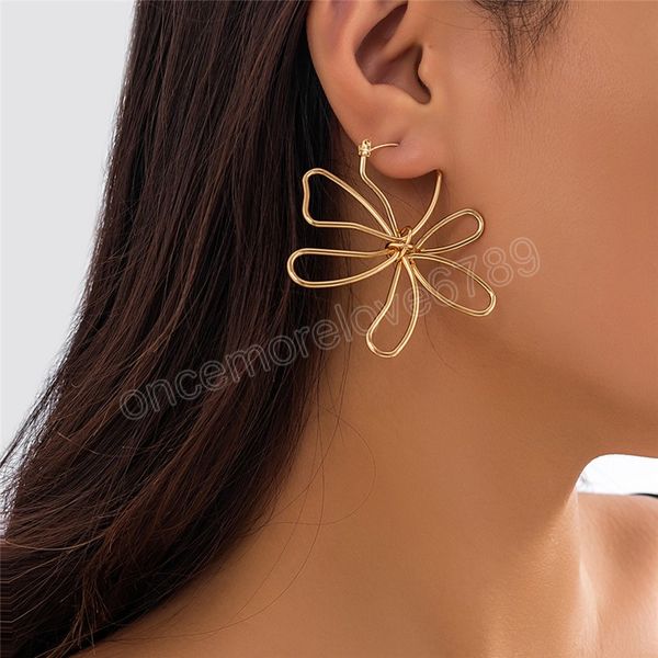 vintage hollow out metal flower leaf dangle earrings for women trending geometric piercing earrings jewelry gifts, Silver
vintage hollow out metal flower leaf dangle earrings for women trending geometric piercing earrings jewelry gifts, Silver