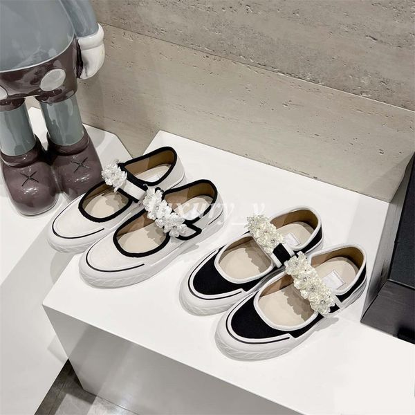 designer casual shoes women flower sneakers black white canvas shoes round toes hook&loop platform sneakers with box
designer casual shoes women flower sneakers black white canvas shoes round toes hook&loop platform sneakers with box