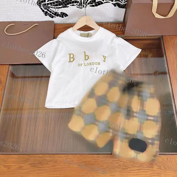 kid clothing sets letter pattern boys girls tracksuit summer short sleeve tees and shorts sets luxury designer t-shirts shorts kids sportsu, White
kid clothing sets letter pattern boys girls tracksuit summer short sleeve tees and shorts sets luxury designer t-shirts shorts kids sportsu, White