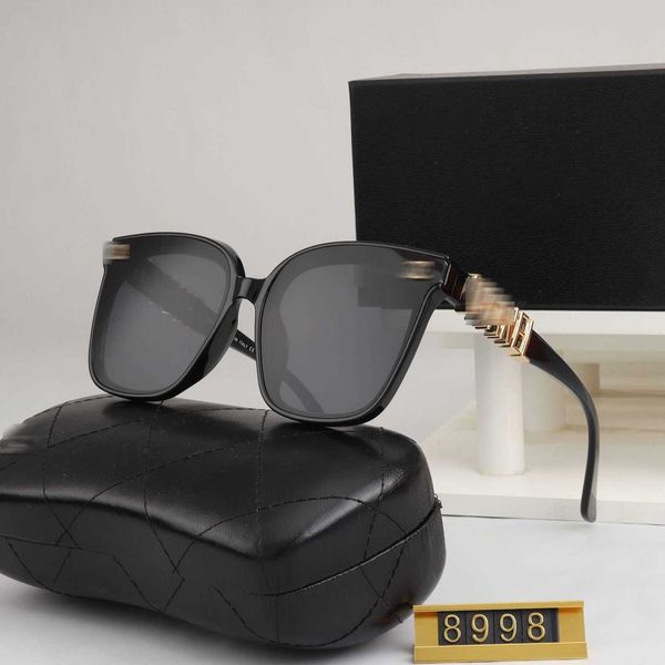 fashion ch sunglasses new sunglasses classic frame uv resistant 8998 with original box logo, White;black
fashion ch sunglasses new sunglasses classic frame uv resistant 8998 with original box logo, White;black