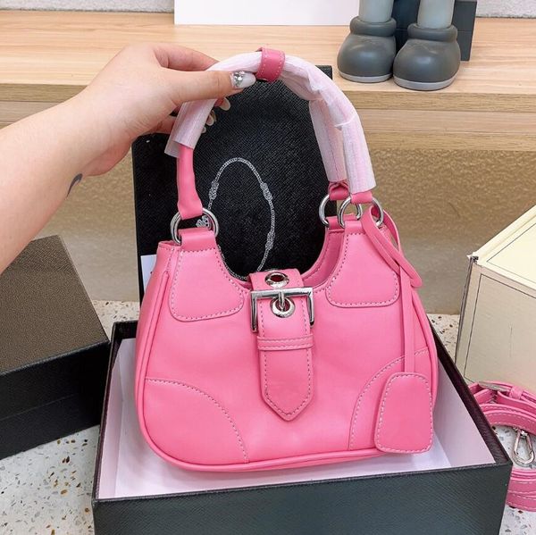 designer moon handbag leather nylon crossbody bag classic three piece set women's underarm shoulder wallet fashion retro star shoulder
designer moon handbag leather nylon crossbody bag classic three piece set women's underarm shoulder wallet fashion retro star shoulder