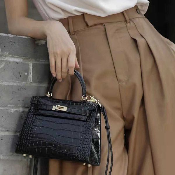 designer original hemrres tote bag the second generation mini kelys bag crocodile grain head layer cow leather portable women's 2023 ne
designer original hemrres tote bag the second generation mini kelys bag crocodile grain head layer cow leather portable women's 2023 ne