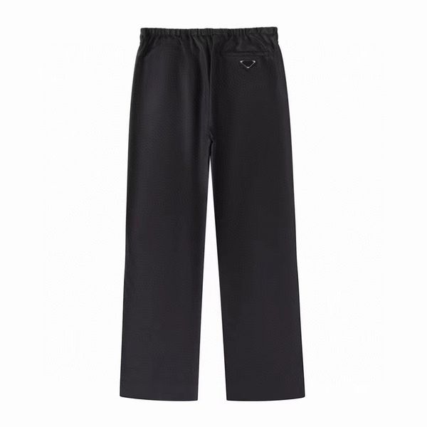 2023 men pants classic designer straight-leg pant trousers nylon version multi-button design double zipper triangle decoration letter patter, Black
2023 men pants classic designer straight-leg pant trousers nylon version multi-button design double zipper triangle decoration letter patter, Black