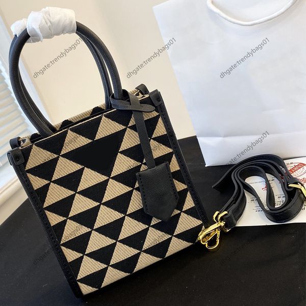 designer cosmetic bag large capacity weekender bags for women artwork geometric womens designer bag canvas luxury designer handbag
designer cosmetic bag large capacity weekender bags for women artwork geometric womens designer bag canvas luxury designer handbag