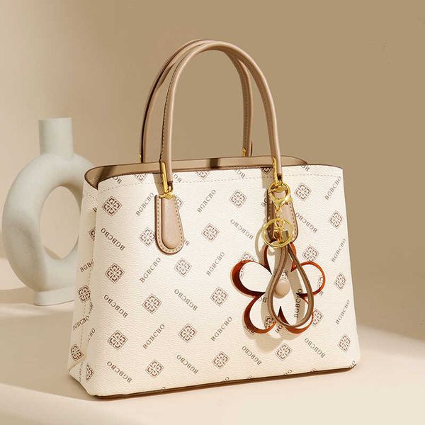 fashionable women's handheld bag women's new style commuter tote bag versatile small and high end shoulder bag
fashionable women's handheld bag women's new style commuter tote bag versatile small and high end shoulder bag