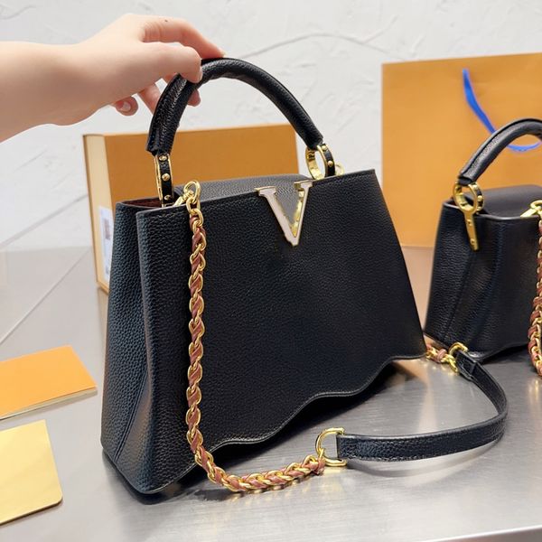 new capucines bb bag solid grain taurillon leather mini chain tote bag luxury lady plain fashion flap crossbody handle clutch bag
new capucines bb bag solid grain taurillon leather mini chain tote bag luxury lady plain fashion flap crossbody handle clutch bag