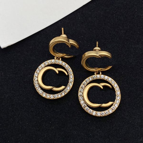 earrings designer earrings luxury women earrings solid color letter design diamonds versatile jewelry christmas valentine's day gift is, Golden;silver
earrings designer earrings luxury women earrings solid color letter design diamonds versatile jewelry christmas valentine's day gift is, Golden;silver