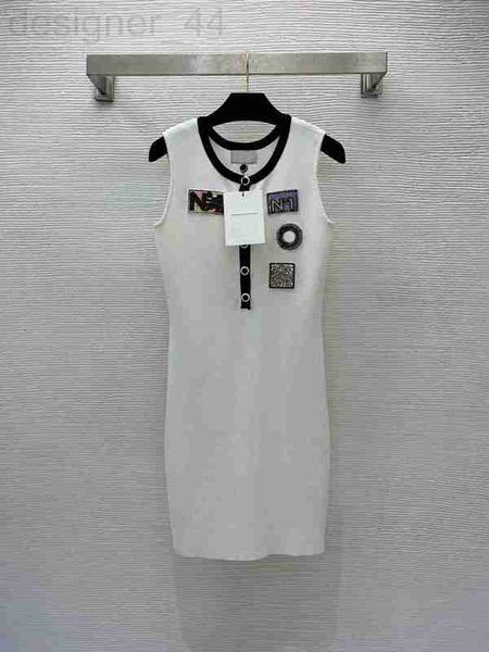 basic & casual dresses designer elegant sweater women sleeveless knitted sequin badge dress single breasted ladies spring summer 2023 imqn, Black;gray
basic & casual dresses designer elegant sweater women sleeveless knitted sequin badge dress single breasted ladies spring summer 2023 imqn, Black;gray