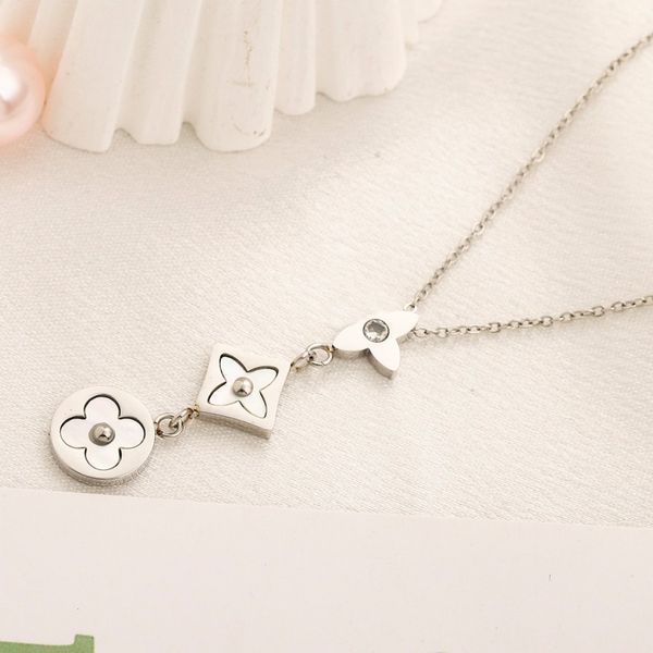 four leaf clover necklace necklace designer for women classic jewelry cd necklace silver iced out chain pendant luxury necklace hip hop butt
four leaf clover necklace necklace designer for women classic jewelry cd necklace silver iced out chain pendant luxury necklace hip hop butt
