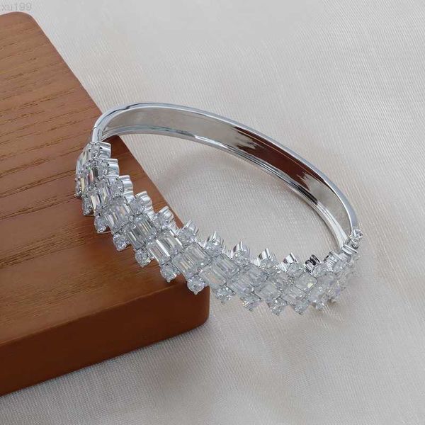 paston custom def vvs1 4*6mm emerald cut moissanite fashion jewelry bracelets bangles 925 silver
paston custom def vvs1 4*6mm emerald cut moissanite fashion jewelry bracelets bangles 925 silver