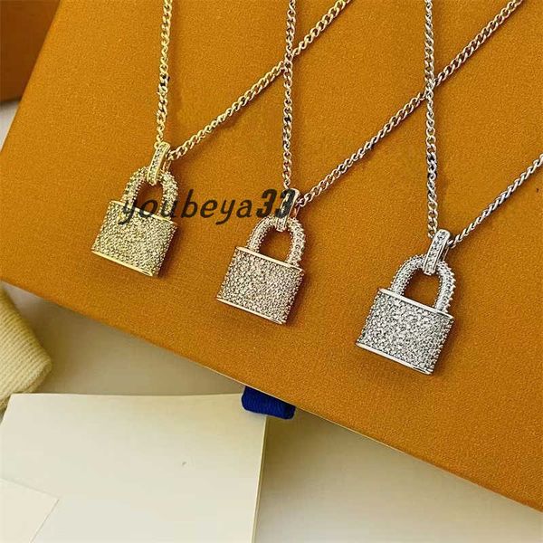 classic titanium steel lock necklace women's gold silver letters gift girlfriend wedding inlaid with diamonds luxury designer jewelry d
classic titanium steel lock necklace women's gold silver letters gift girlfriend wedding inlaid with diamonds luxury designer jewelry d