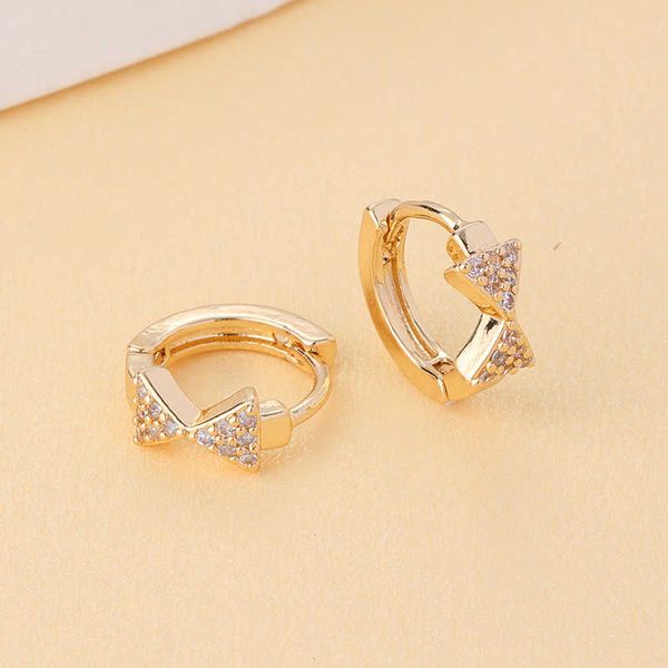versatile huggie hoop clip on bowknot earring cute jewelry with micro diamond earings for luxurious women simple designl earing cubic zircon, Golden;silver
versatile huggie hoop clip on bowknot earring cute jewelry with micro diamond earings for luxurious women simple designl earing cubic zircon, Golden;silver