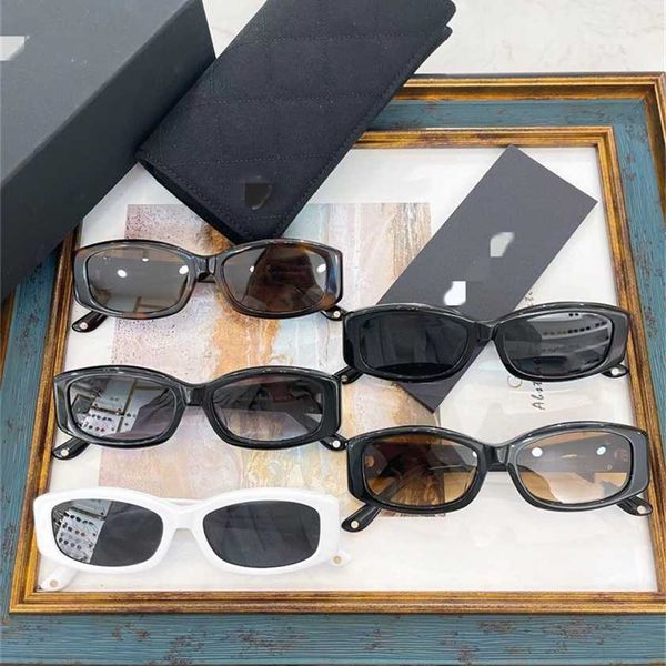 2023 new little fragrant ins network red same narrow frame personalized fashion sunglasses c74573s, White;black
2023 new little fragrant ins network red same narrow frame personalized fashion sunglasses c74573s, White;black