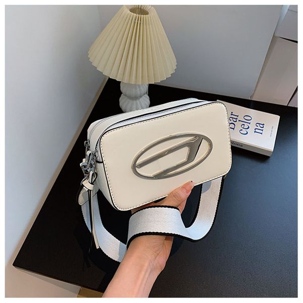 2023 new fashion womens handbag famous camera designer small crossbody purse mini small women shoulder bags
2023 new fashion womens handbag famous camera designer small crossbody purse mini small women shoulder bags