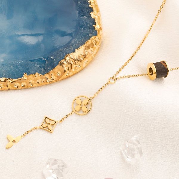 2023 jewelry love necklace designer jewelry womens heart pendant necklaces schmuck diamond chain four leaf clover dolphin jewellery moissani, Silver
2023 jewelry love necklace designer jewelry womens heart pendant necklaces schmuck diamond chain four leaf clover dolphin jewellery moissani, Silver