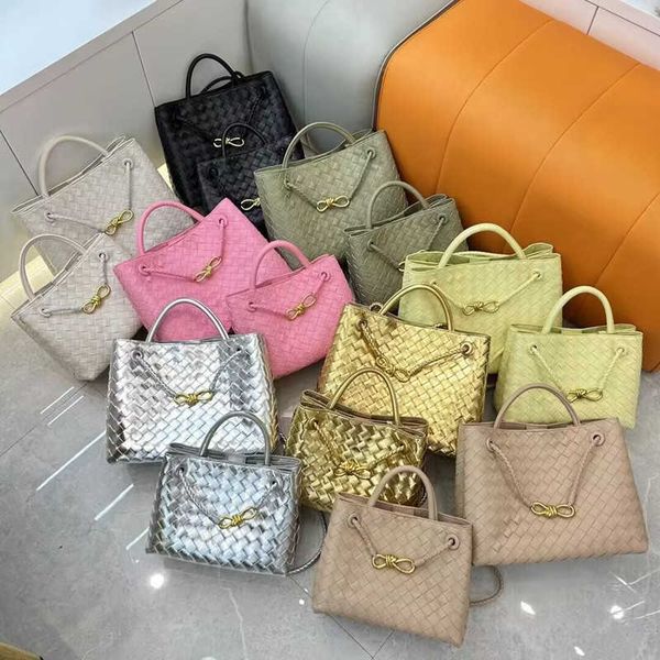 small design spring new metal rope buckle leather woven tote bag one shoulder handheld high capacity women's bag
small design spring new metal rope buckle leather woven tote bag one shoulder handheld high capacity women's bag