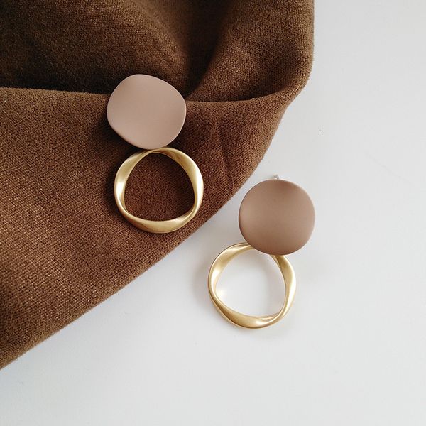 stud autumn winter brown earrings vintage matte drop for women metal fashion statement dangle earring trend jewelry 230710, Golden;silver
stud autumn winter brown earrings vintage matte drop for women metal fashion statement dangle earring trend jewelry 230710, Golden;silver