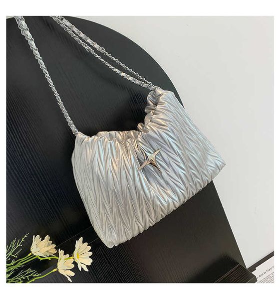 wrinkle chain underarm bag new women's bag fashion version small design high capacity tote bag
wrinkle chain underarm bag new women's bag fashion version small design high capacity tote bag