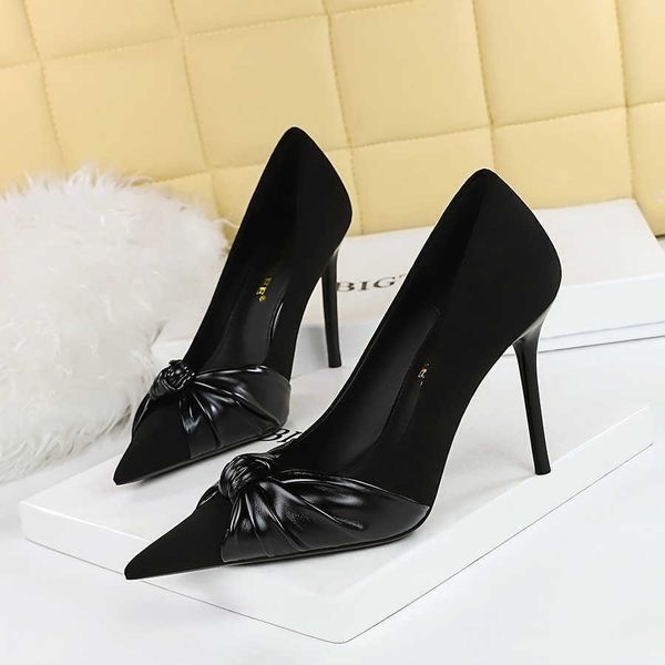 elegant womens high heels pumps suede leather woman fashion dress shoes with bow tie black coffee
elegant womens high heels pumps suede leather woman fashion dress shoes with bow tie black coffee
