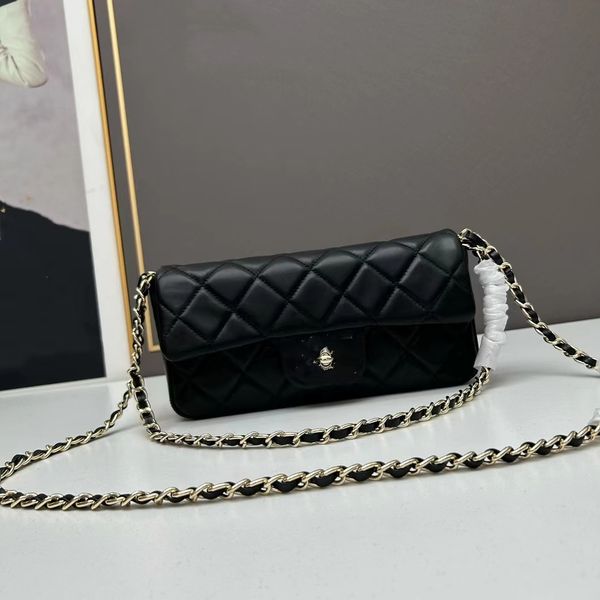 2023 luxury fashion design women's classic retro noble elegant temperament romantic sheepskin pearl buckle handheld messenger bag
2023 luxury fashion design women's classic retro noble elegant temperament romantic sheepskin pearl buckle handheld messenger bag