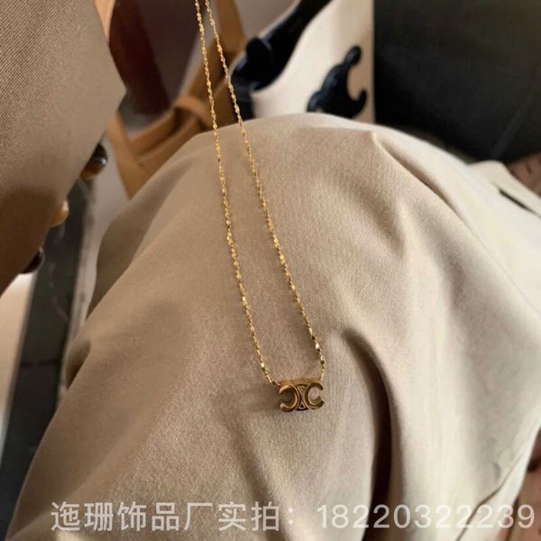 simple and basic gold arc de triomphe necklace with a stylish commuting style titanium steel lock bone chain, Silver
simple and basic gold arc de triomphe necklace with a stylish commuting style titanium steel lock bone chain, Silver
