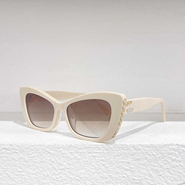 xiao xiang family sunglasses 22 year new xiaoxiangjia cat eye pearl edge net red ch9021 144m2, White;black
xiao xiang family sunglasses 22 year new xiaoxiangjia cat eye pearl edge net red ch9021 144m2, White;black