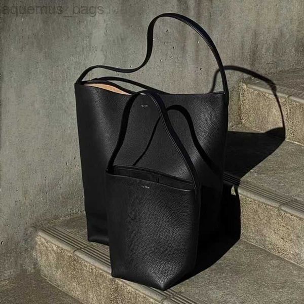 the row high-capacity bag leather bag grade cowhide and winter small capacity commuter tote women's one shoulder handbag
the row high-capacity bag leather bag grade cowhide and winter small capacity commuter tote women's one shoulder handbag