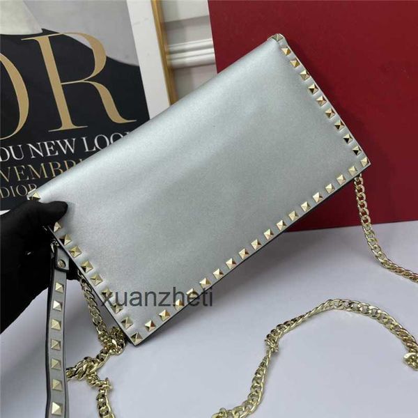 women cowhide luxury classic ladies bags designer beach handbags new valentins bag riveted crossbody metal fashion large capacity leather ha
women cowhide luxury classic ladies bags designer beach handbags new valentins bag riveted crossbody metal fashion large capacity leather ha